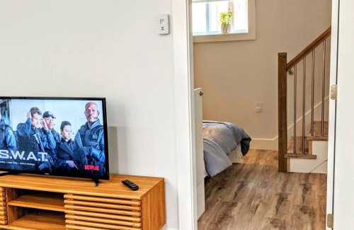 Grandview-Woodland Apartment | Cozy Garden Apartment with Private Parking & Central Location