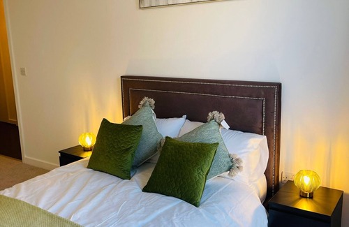 Colyers Apartment | Cozy 2 Bed Apartment - Ideal for Families & Breakfast Included