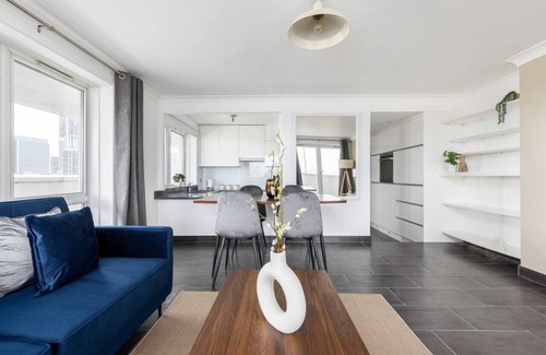 Isle of Dogs Apartment | Discover The Canary Wharf Collection: Family-Friendly Retreat