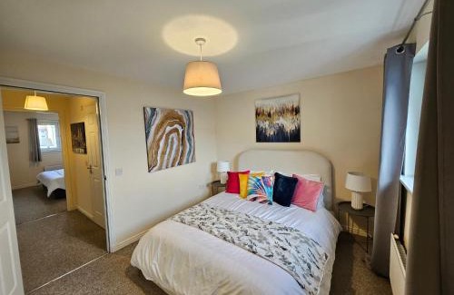 Longcroft Apartment | Relaxing Stay at Sensational Torwood Apartments for Families