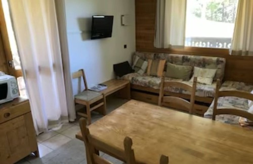 Courchevel Apartment | Inviting 2-Bedroom Apartment in Courchevel with Ski Access