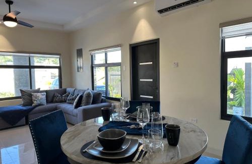 Ocho Rios House | Relaxing 2-Bed House with Pool and Gym by the Ocean