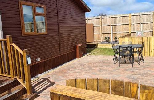 Bridlington House | Beautiful 2-Bed Cabin in Bridlington - Guest Rated 9.9