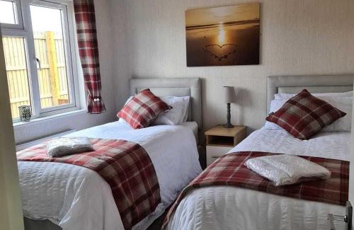 Bridlington House | Beautiful 2-Bed Cabin in Bridlington - Guest Rated 9.9