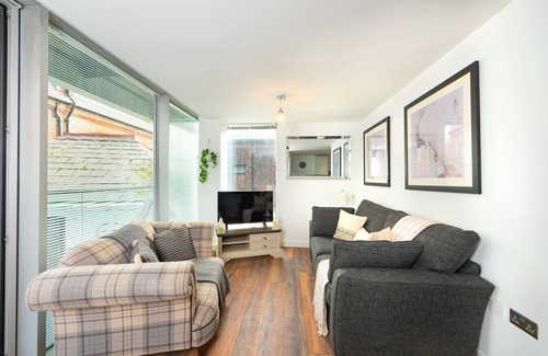 Liverpool City Centre Apartment | City Centre Flat with Balcony & Free Parking - Top Rated!