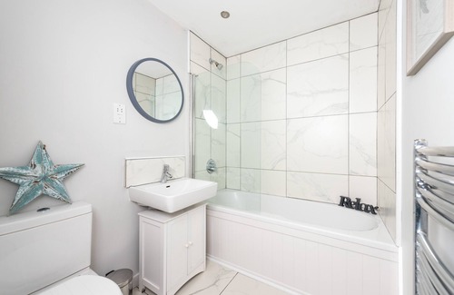 Liverpool City Centre Apartment | City Centre Flat with Balcony & Free Parking - Top Rated!