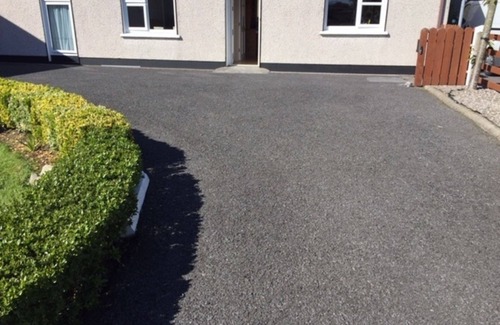 Enniscrone Cottage | Delightful 2-Bed Cottage in Sligo with Breakfast & Kitchen