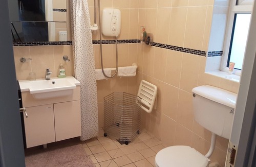 Enniscrone Cottage | Delightful 2-Bed Cottage in Sligo with Breakfast & Kitchen
