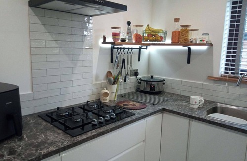 Rattray Cabin | Cozy Lodge with Pet-Friendly Amenities and Top Ratings