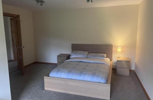 Motherwell Apartment | Inviting 2-Bed Apartment in Newhouse - Pet Friendly Getaway