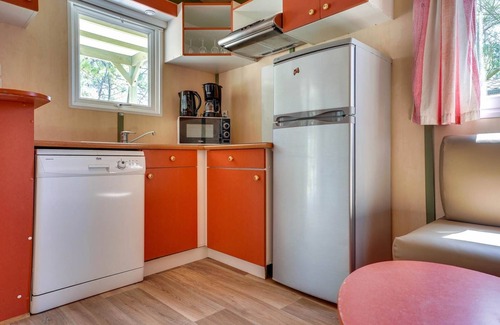 La Faute-sur-Mer Ski Chalet | 2 bedroom cottage for 4/6 people