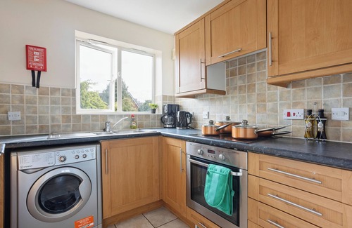 Custom House Apartment | 2-bed/Free parking/Excel/Canning Town/Canary Wharf