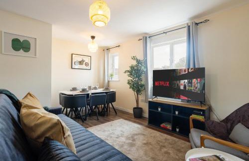 Custom House Apartment | 2-bed -Free parking- Excel - Canning Town- Canary Wharf
