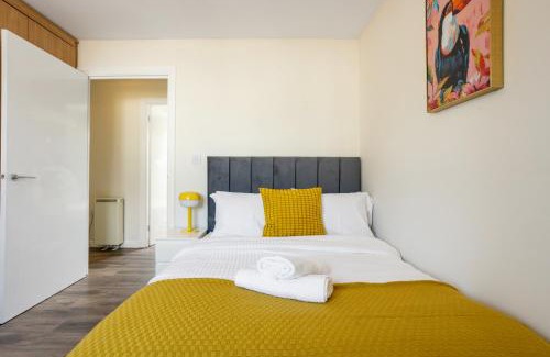 Custom House Apartment | 2-bed -Free parking- Excel - Canning Town- Canary Wharf