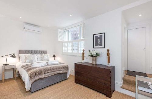Parsons Green and Walham Apartment | Stylish 2-Bed Garden Flat Near Fulham Broadway, Pet Friendly