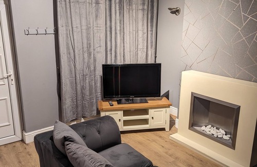 Newark House | Family-Friendly 2-Bed House with Kitchen in Newark