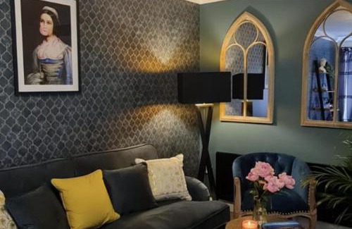 Perth House | Stylish Scottish House with Garden, Parking & High Ratings