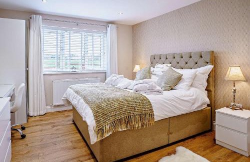 Felinfach House | Family-Friendly Retreat with Pool in Aberaeron