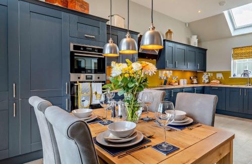 Auchterarder House | Family-Friendly 2-Bed Retreat in Auchterarder, Pet Welcome