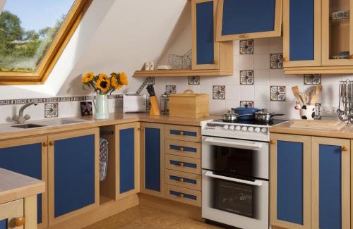 Brecon House | Guest Rated 9.5: Family-Friendly 2 Bed in Battle