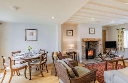 Lund House | Cozy 2-Bedroom Stay in Pet-Friendly Beverley