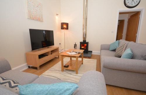 Bideford House | Family-Friendly 2-Bed Retreat in Bideford with Hot Tub