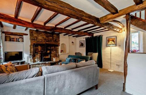 Brigsteer House | Cozy 2-Bedroom Retreat in Brigsteer for Families & Pets