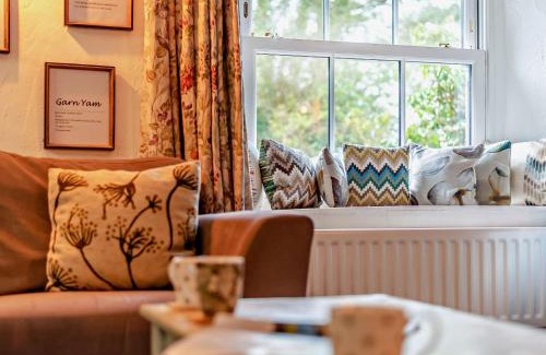Brigsteer House | Cozy 2-Bedroom Retreat in Brigsteer for Families & Pets