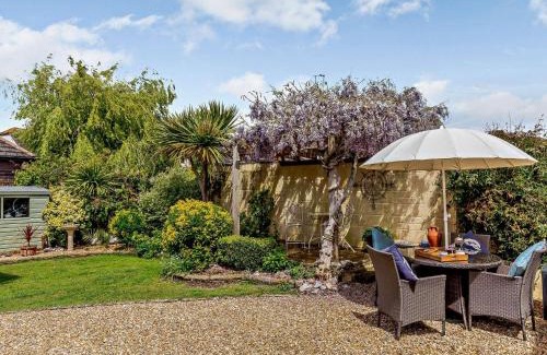Brixham House | Pet-Friendly Retreat: 2 Bed in Brixham BX083