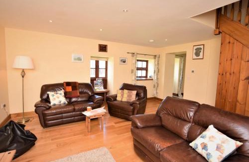 Caerwys House | Cozy 2-Bed Retreat in Caerwys - Family-Friendly Stay