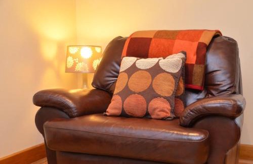 Caerwys House | Cozy 2-Bed Retreat in Caerwys - Family-Friendly Stay
