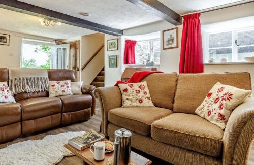 Sticklepath House | Comfortable 2-Bed Retreat in Family-Friendly Chagford