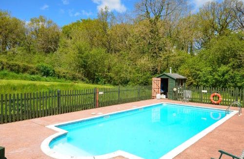 Chulmleigh House | Family-Friendly 2-Bed Retreat in Chulmleigh with Pool