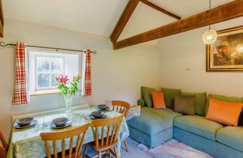 Chulmleigh House | Family-Friendly 2-Bed Retreat in Chulmleigh with Pool