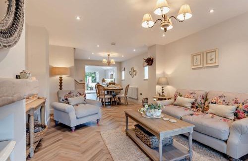 Broughton Moor House | Cozy 2-Bed Retreat in Cockermouth with Hot Tub