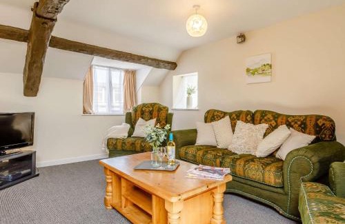 Ilfracombe House | Pet-Friendly 2-Bed Retreat in Combe Martin - 4 Star Stay