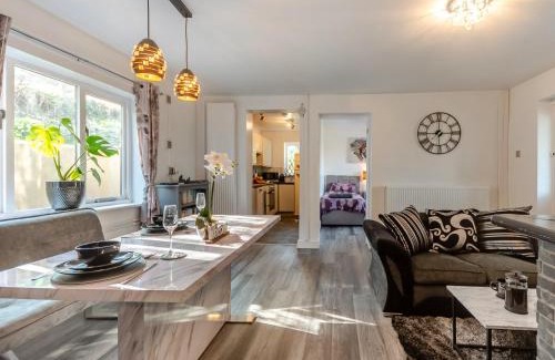 Hendrerwydd House | Cozy 2-Bed Retreat in Denbigh with Hot Tub & Pet-Friendly