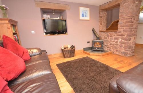Minehead House | Perfect Family Retreat: 2 Bed in Dunster - Pet Friendly