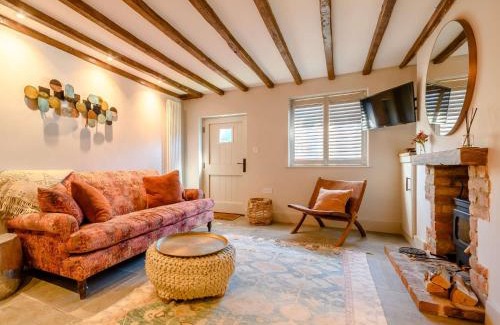 Bretforton House | Family-Friendly 2-Bed Retreat in Evesham Awaits You