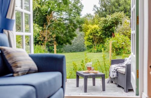 Mabe House | Family-Friendly 2-Bedroom Retreat in Falmouth