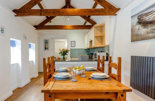 Mabe House | Family-Friendly 2-Bedroom Retreat in Falmouth