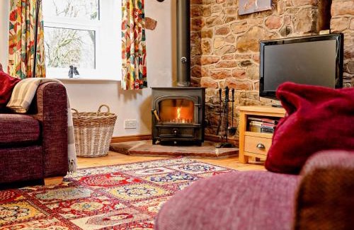 Gamblesby House | Pet-Friendly 2-Bed Retreat in Gamblesby, Ideal for Families
