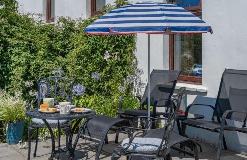 Crynant House | Family-Friendly 2-Bedroom Stay in Gower with Pet Access
