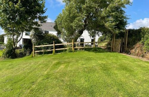 Crynant House | Family-Friendly 2-Bedroom Stay in Gower with Pet Access