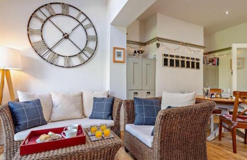 Harrogate House | Pet-Friendly 2-Bed Retreat in Harrogate with Hot Tub