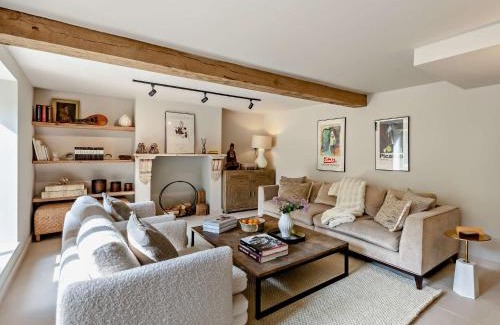 Knaresborough House | Pet-Friendly 2 Bedroom Retreat in Harrogate Awaits You