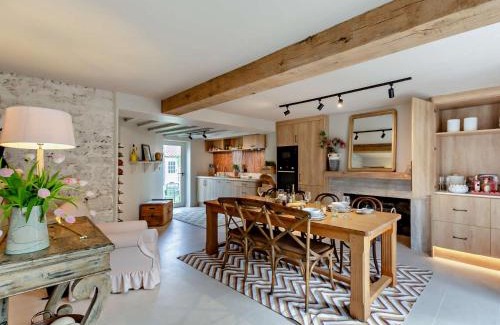 Knaresborough House | Pet-Friendly 2 Bedroom Retreat in Harrogate Awaits You
