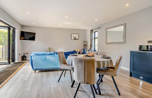 Tirabad House | Cozy 2-Bed Retreat in Heyope with Hot Tub & Family Fun