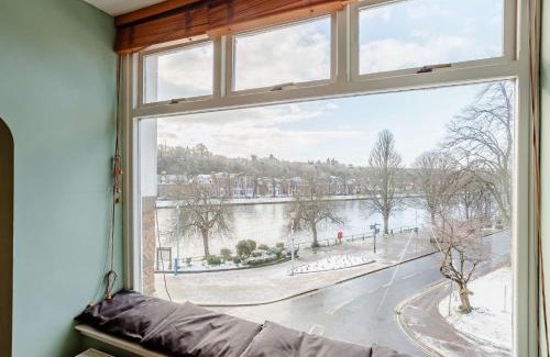 Inverness City Centre Apartment | Family-Friendly 2-Bed Retreat in Inverness - Rated 9.7/10