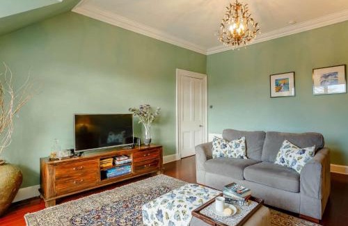 Inverness City Centre Apartment | Family-Friendly 2-Bed Retreat in Inverness - Rated 9.7/10